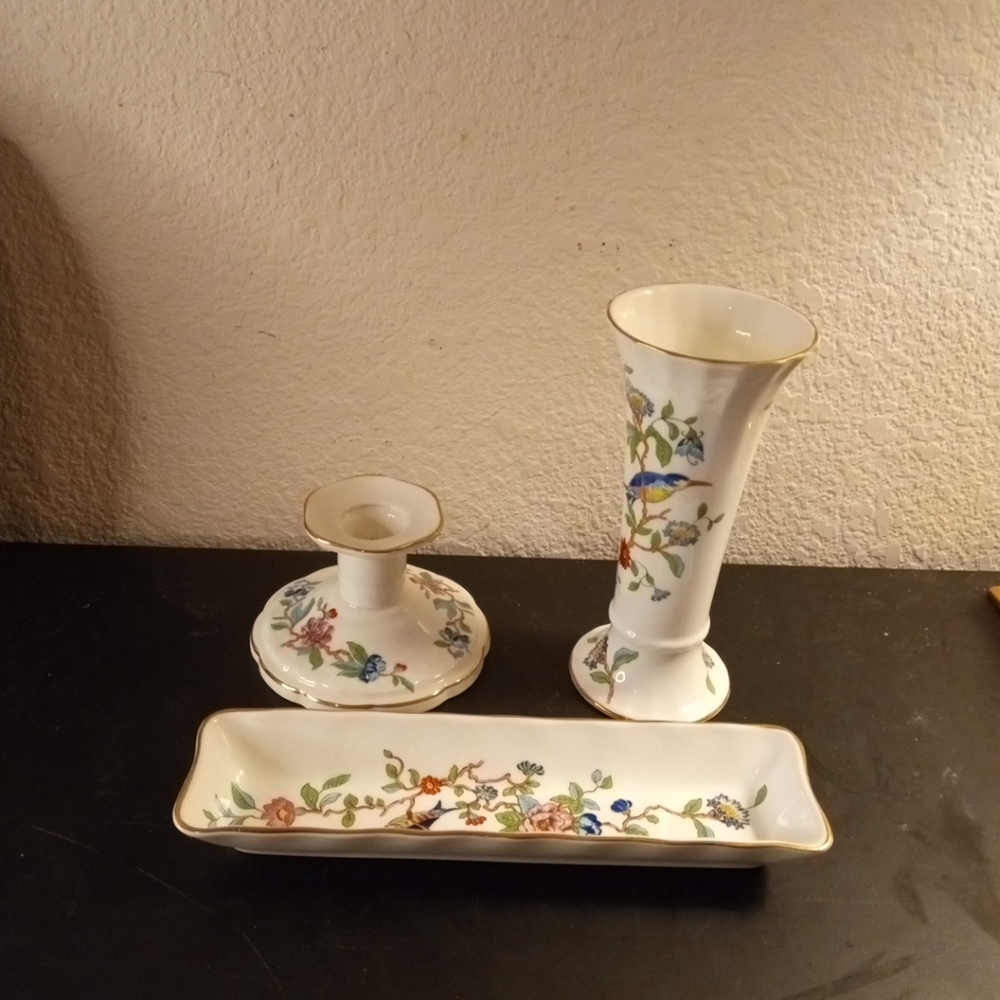 GORGEOUS VTG Aynsley Bone China England 3pc Vanity Set.